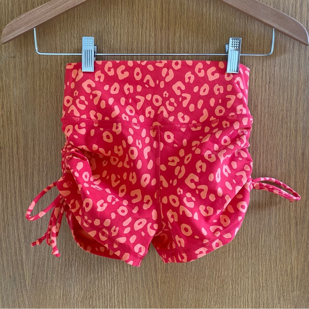 MUSCLE NATION • Workout Set - Wanderlust Bralette + Tie Up Scrunch Booty Shorts - Picture 6 of 16